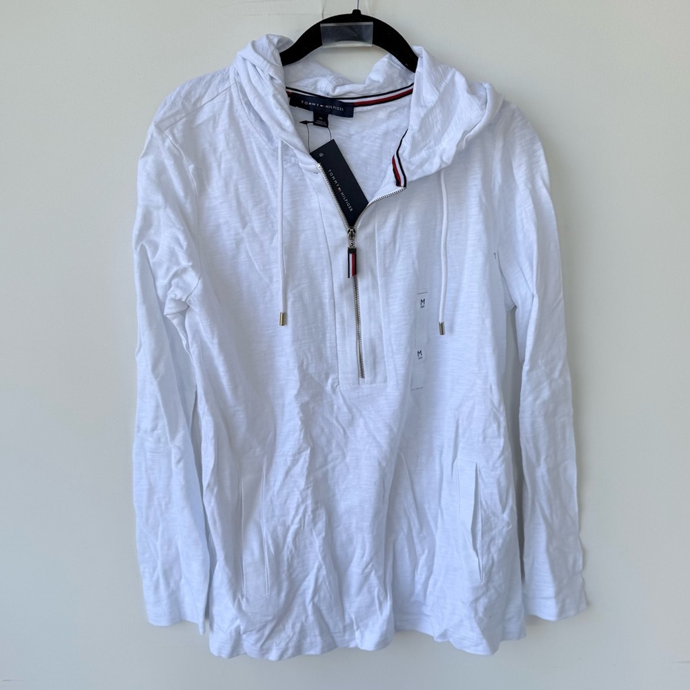 NWT Tommy Hilfiger Women’s 1/2 Zip Sweatshirt in white size medium